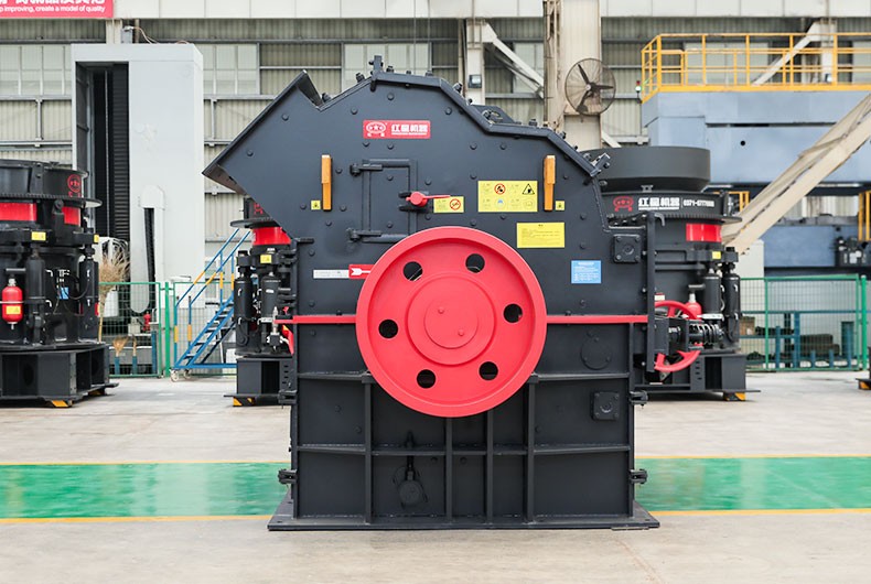 不同型号的细碎机